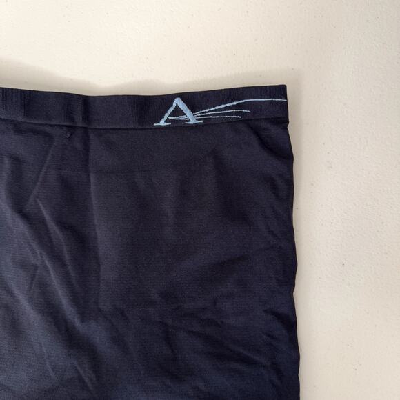 Aspaeris Pivot Running Compression Recovery Short Women's Size Medium Black - Picture 2 of 4